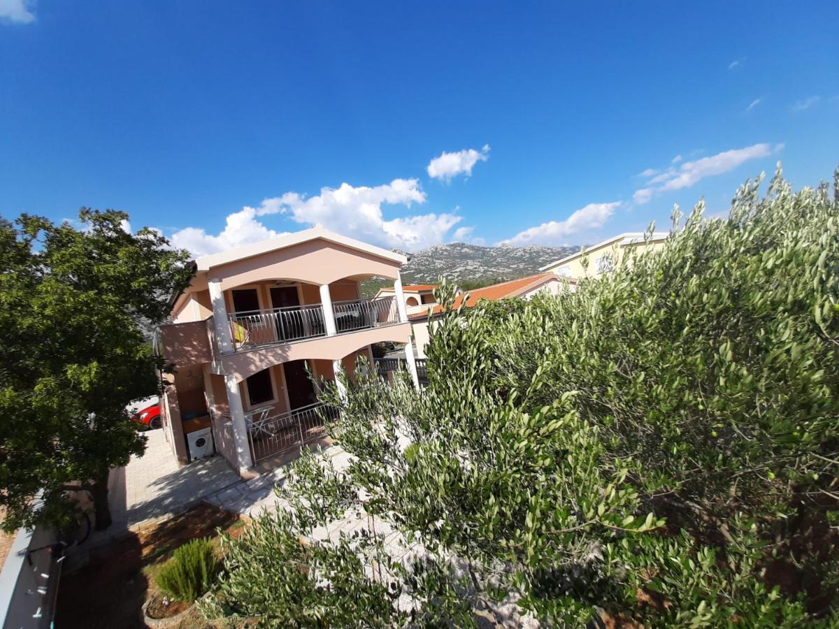 Apartman Pajo Селине Екстериор снимка