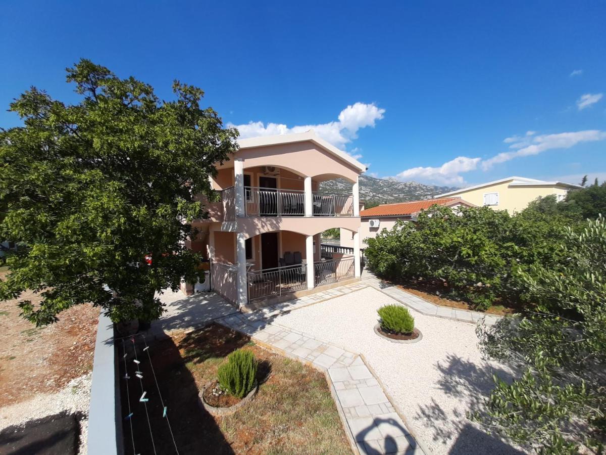 Apartman Pajo Селине Екстериор снимка