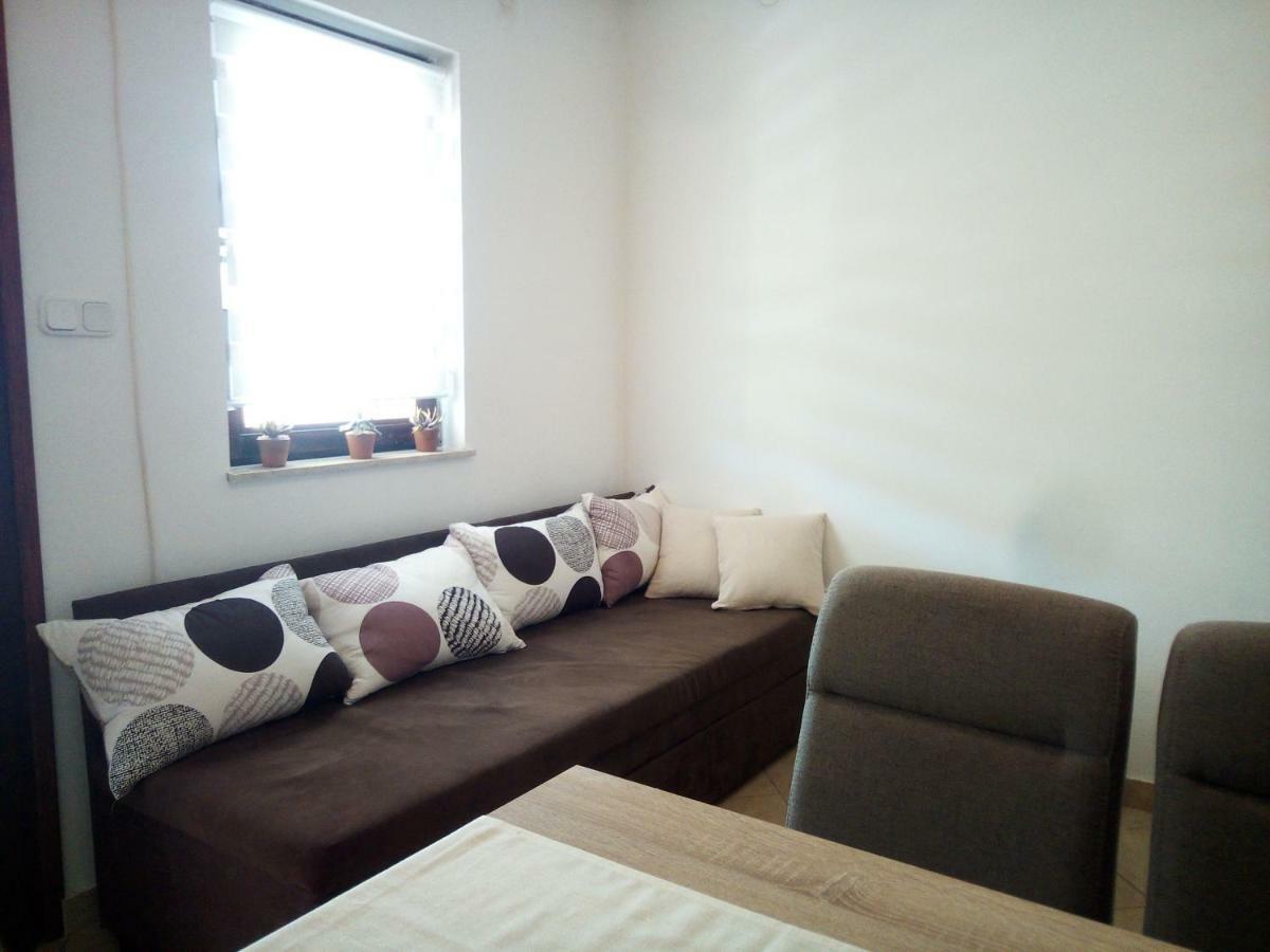 Apartman Pajo Селине Екстериор снимка