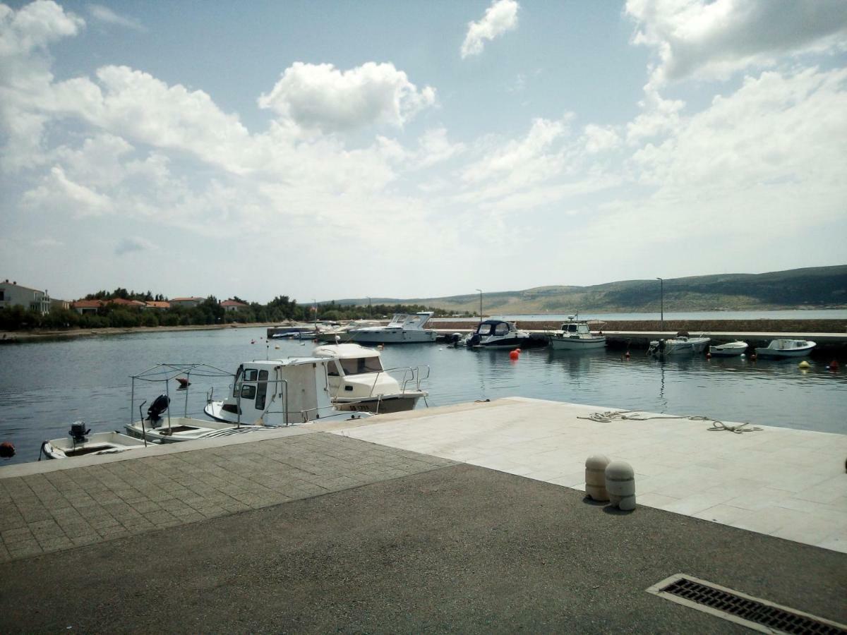 Apartman Pajo Селине Екстериор снимка