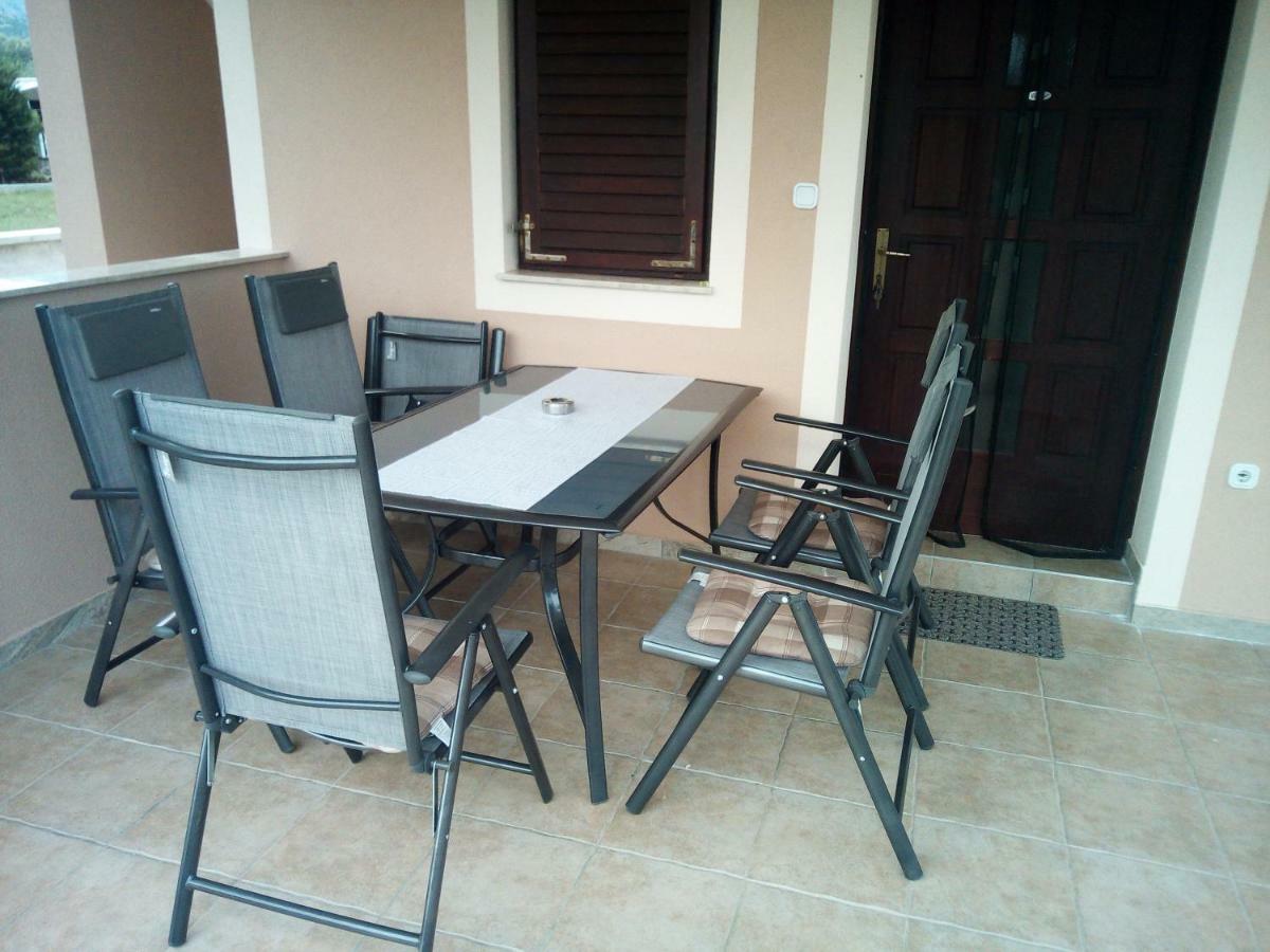 Apartman Pajo Селине Екстериор снимка